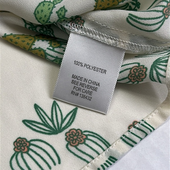 ModCloth Women’s Size Small Cactus Ruffle Short Sleeve Button Down Top - Picture 4 of 8